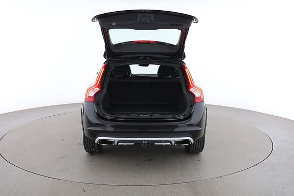 Volvo V60 Cross Country 17 of 30