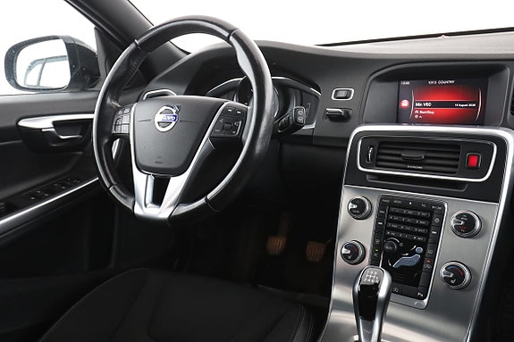 Volvo V60 Cross Country 14 of 30