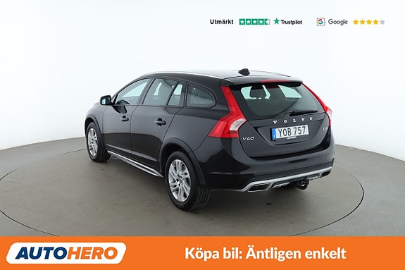 Volvo V60 Cross Country 3 of 30