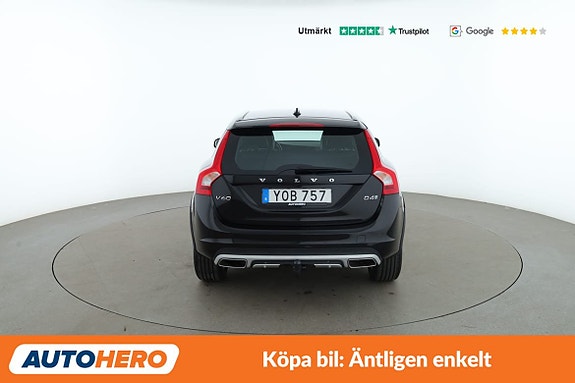 Volvo V60 Cross Country 4 of 30