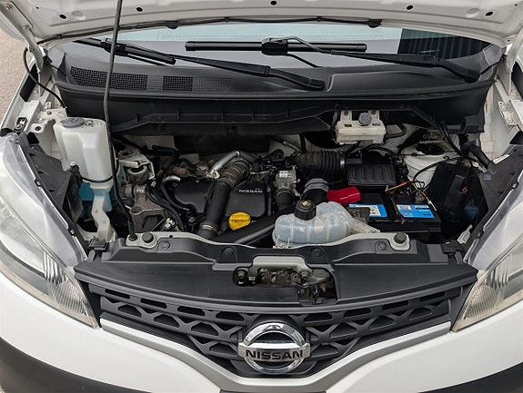 Nissan NV200 15 of 15