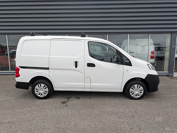 Nissan NV200 5 of 15