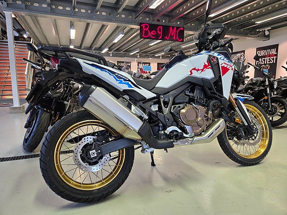 Honda AFRICA TWIN CRF1100A 2 of 2