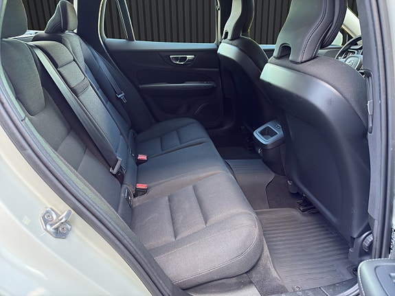 Volvo V60 13 of 20