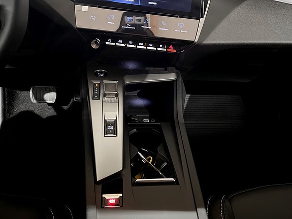 Peugeot 308 SW 13 of 14