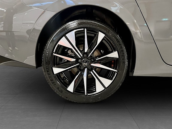 Peugeot 308 SW 8 of 14