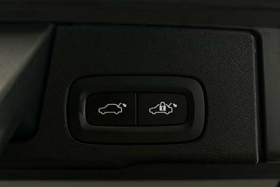 Volvo XC60 15 of 28
