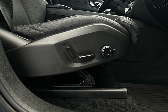 Volvo XC60 18 of 28