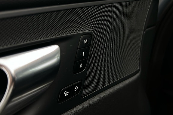 Volvo XC60 20 of 28
