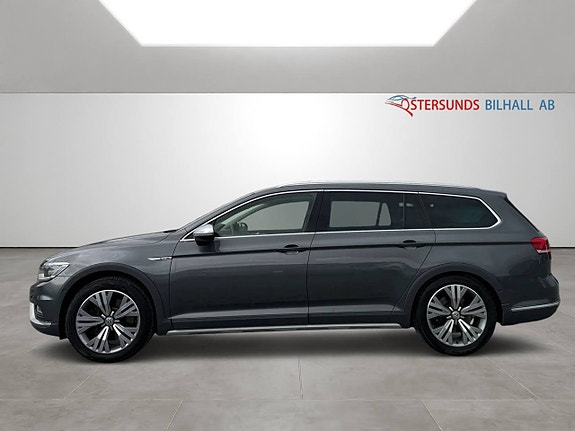 Volkswagen Passat Alltrack 4 of 13