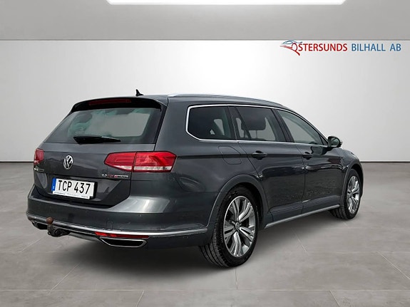 Volkswagen Passat Alltrack 8 of 13