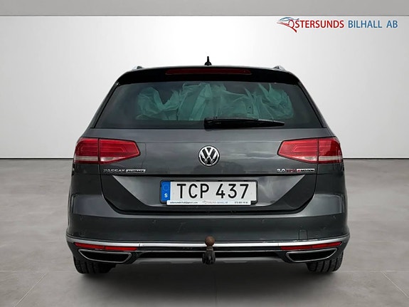 Volkswagen Passat Alltrack 5 of 13