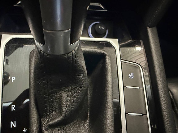 Volkswagen Passat Alltrack 12 of 13
