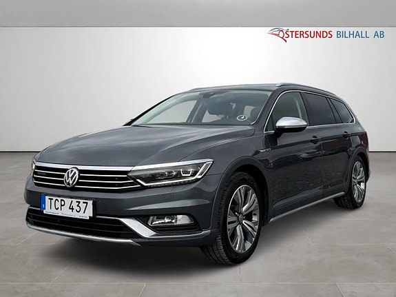 Volkswagen Passat Alltrack 3 of 13