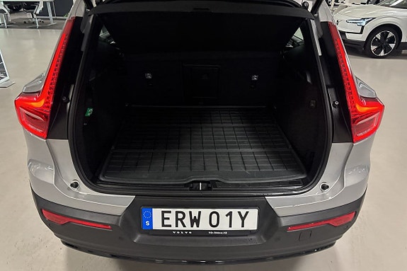 Volvo XC40 7 of 9