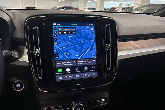 Volvo XC40 8 of 9