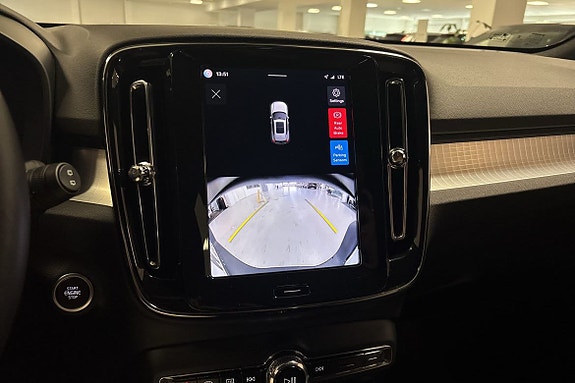 Volvo XC40 9 of 9
