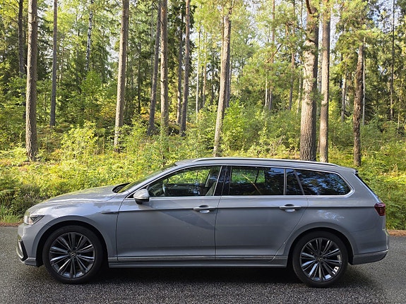 Volkswagen Passat 3 of 16
