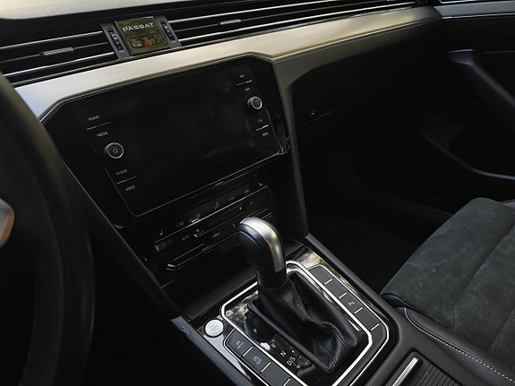 Volkswagen Passat 14 of 16