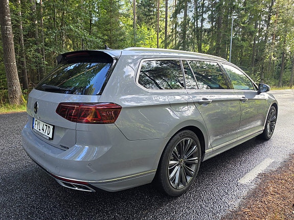 Volkswagen Passat 6 of 16