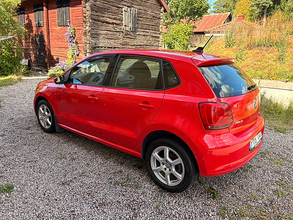 Volkswagen Polo 2 of 8