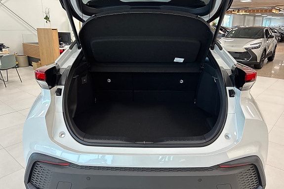 Toyota C-HR 10 of 18