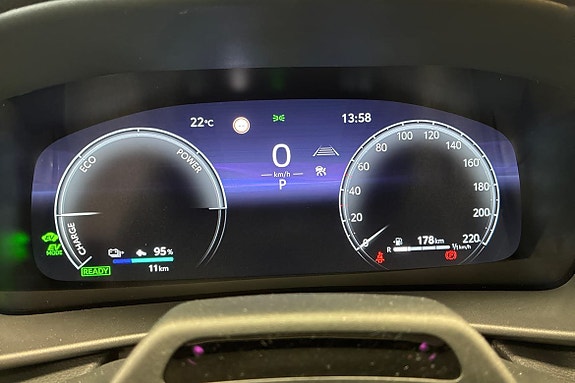 Toyota C-HR 14 of 18