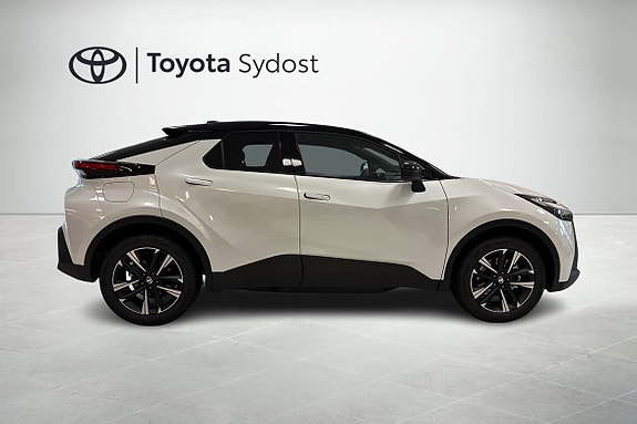 Toyota C-HR 16 of 18