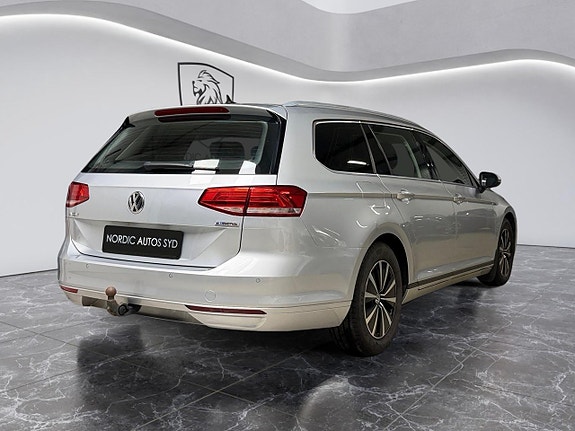 Volkswagen Passat 6 of 24