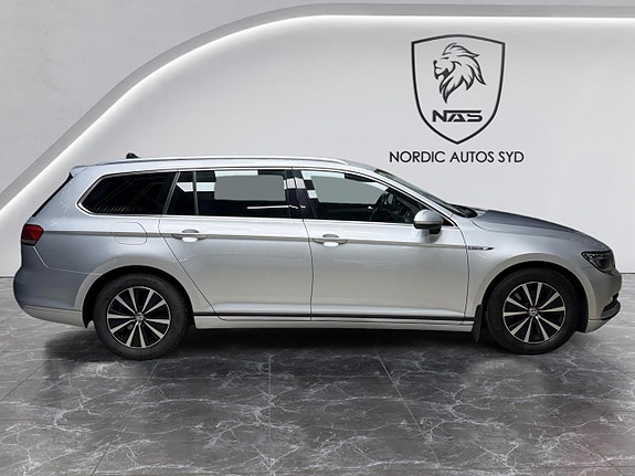 Volkswagen Passat 7 of 24