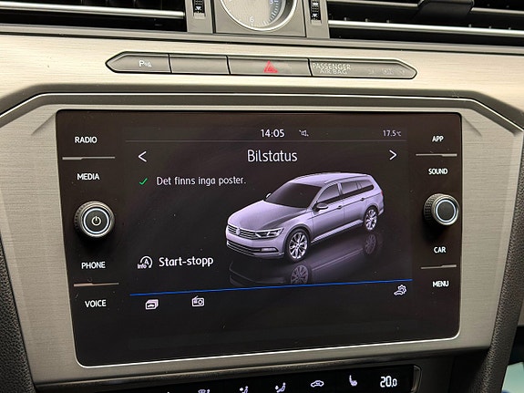 Volkswagen Passat 19 of 24