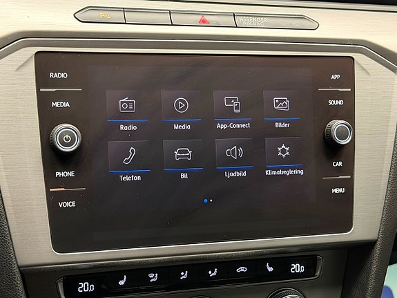 Volkswagen Passat 20 of 24