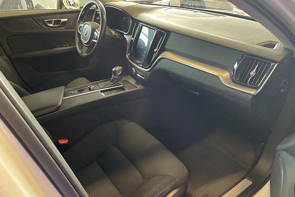 Volvo V60 11 of 13