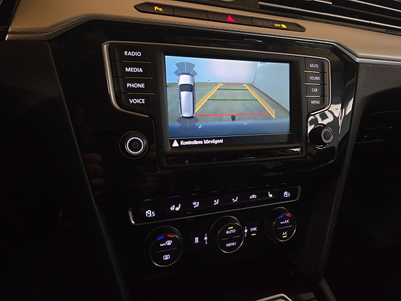 Volkswagen Passat Alltrack 8 of 18