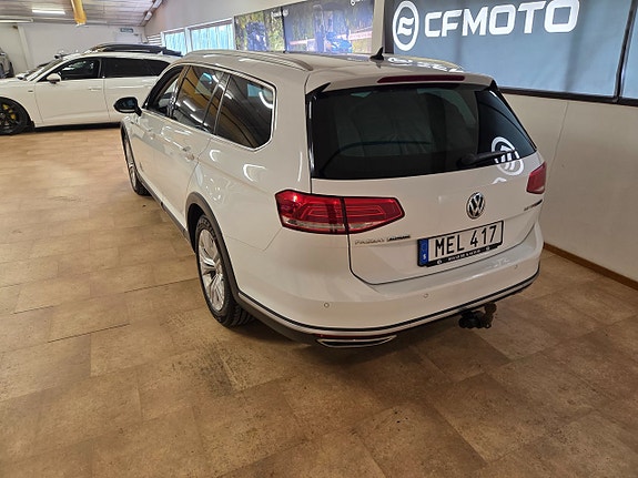 Volkswagen Passat Alltrack 4 of 18