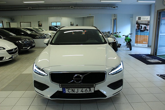 Volvo V60 2 of 9