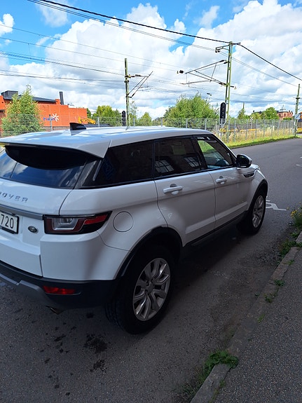 Land Rover Range Rover Evoque 9 of 14