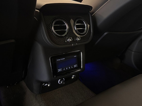 Bentley Bentayga 21 of 25