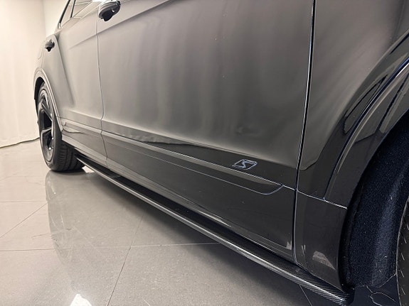 Bentley Bentayga 18 of 25