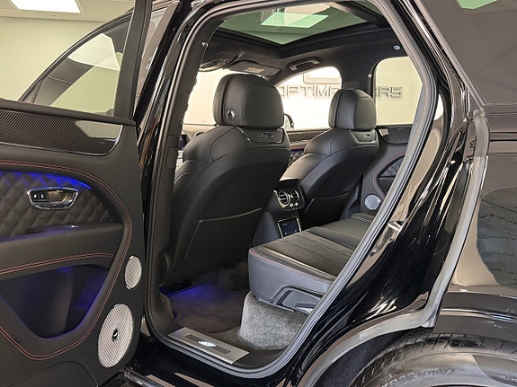 Bentley Bentayga 22 of 25