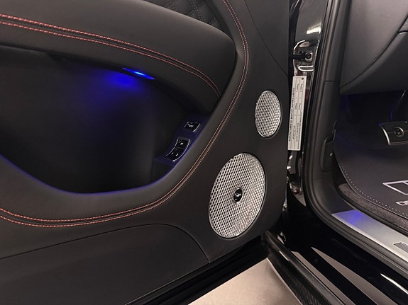 Bentley Bentayga 16 of 25