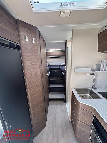 Adria MATRIX SUPREME 670 SL - 140HP 43H Långbädd 5 of 11