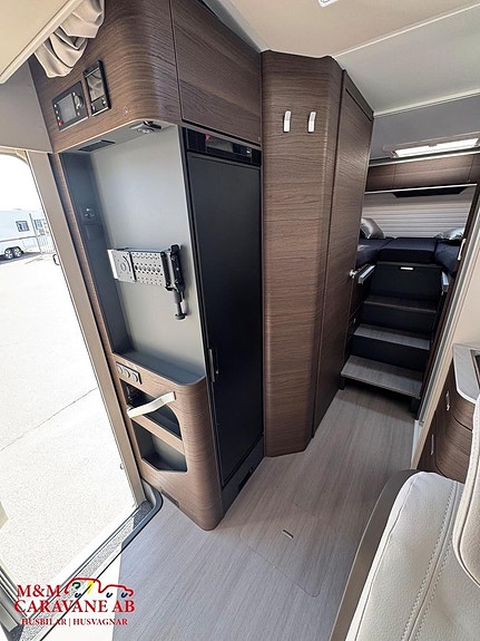 Adria MATRIX SUPREME 670 SL - 140HP 43H Långbädd 10 of 11