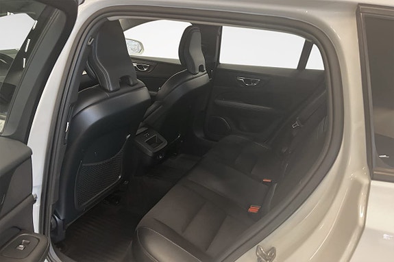 Volvo V60 7 of 11