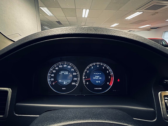 Volvo V70 18 of 27