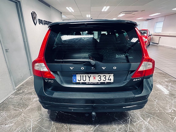 Volvo V70 6 of 27