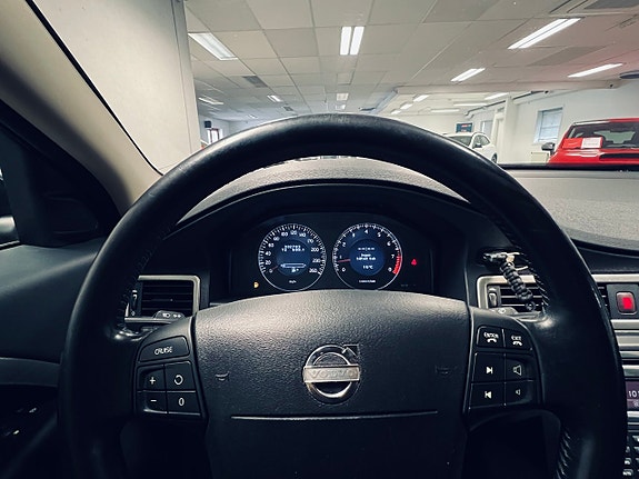 Volvo V70 17 of 27