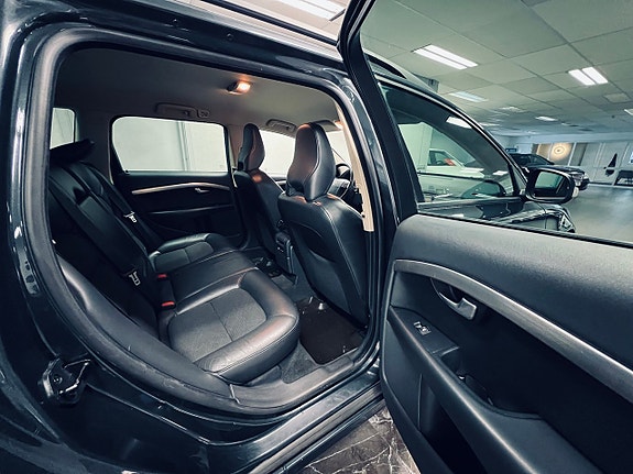 Volvo V70 10 of 27