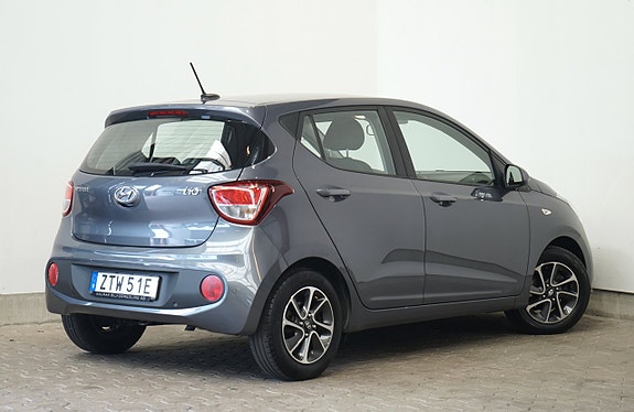 Hyundai i10 4 of 10
