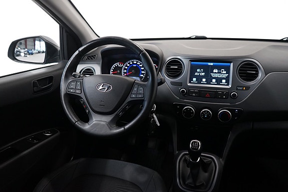 Hyundai i10 5 of 10